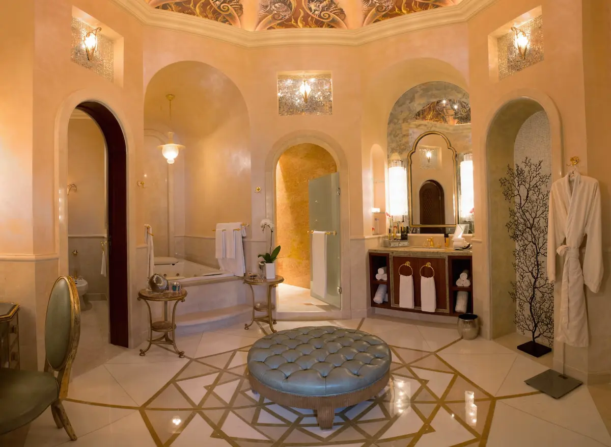 سرویس بهداشتی و حمام هتل آتلانتیس، د پالم